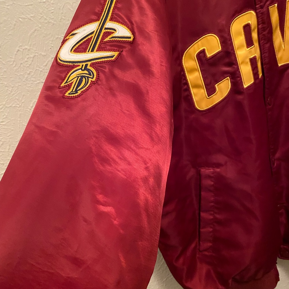 Men’s Cleveland Cavaliers Starter Jacket - Picture 5 of 6